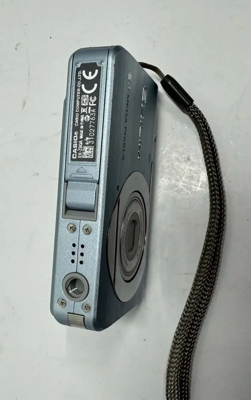 Casio Exilim EX-Z80A 8.1MP Digital Camera Blue Read Details